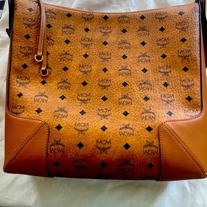 Shoulder length large satchel